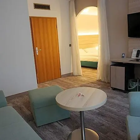 Kastanienhof 4*