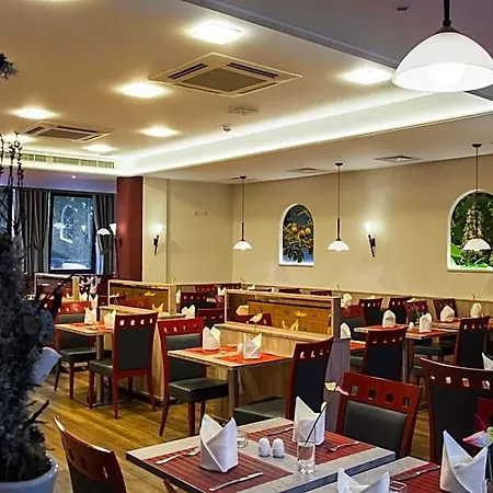 Kastanienhof Hotel 4*