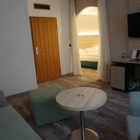 Kastanienhof 4* Эрдинг